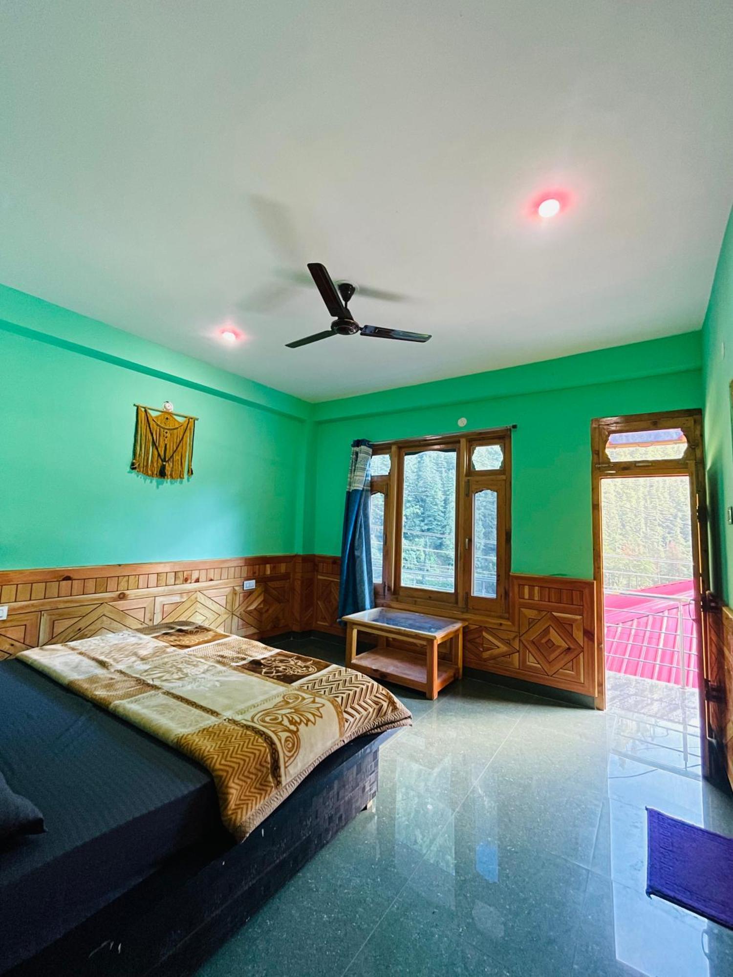 Trippy Homestay Kasol Exteriör bild
